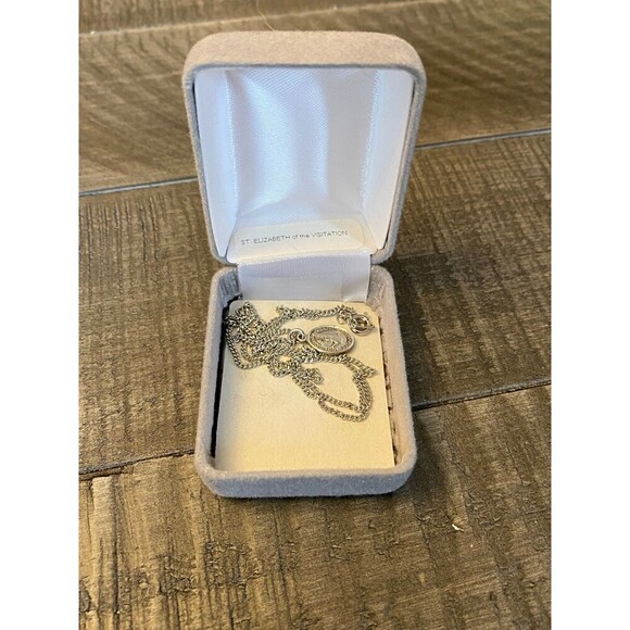 Saint Elizabeth of the Visitation sterling silver necklace - Picture 5 of 6